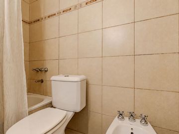 Departamento 3 ambientes-Patio-Cochera-Recoleta