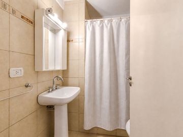 Departamento 3 ambientes-Patio-Cochera-Recoleta