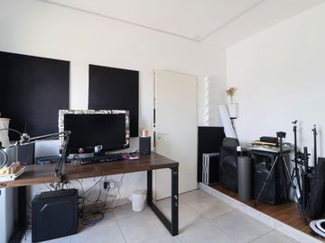 venta casa 5 amb., pileta  San Sebastian EXCELENTE