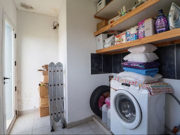 venta casa 5 amb., pileta  San Sebastian EXCELENTE