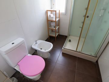 venta casa 5 amb., pileta  San Sebastian EXCELENTE