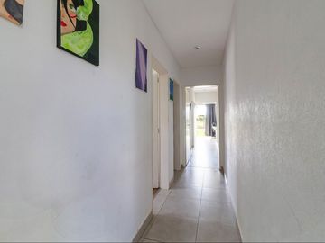 venta casa 5 amb., pileta  San Sebastian EXCELENTE