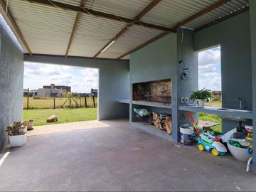 venta casa 5 amb., pileta  San Sebastian EXCELENTE
