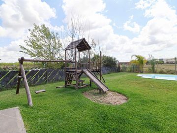 venta casa 5 amb., pileta  San Sebastian EXCELENTE
