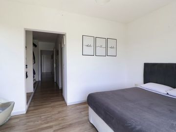 venta casa 5 amb., pileta  San Sebastian EXCELENTE