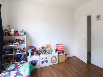 venta casa 5 amb., pileta  San Sebastian EXCELENTE