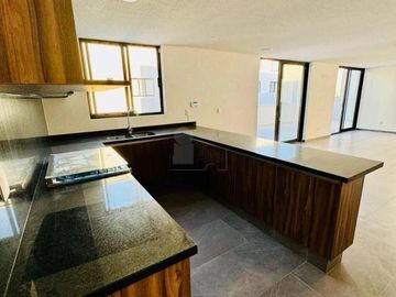 Casa Duplex en segundo piso, de CAISA, venta en Cumbres del Lago, condominio con Alberca, Juriquilla