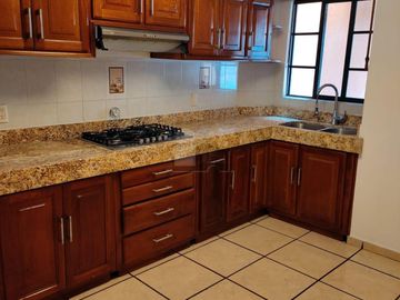 Casa en Venta / Renta en Privada Huerta Real