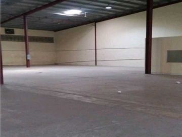 Alquiler de Bodega en El Crisol. 673m2 con Elevador de carga Cod-J280