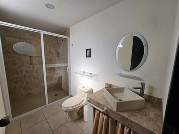 Casa en Venta en Pozos, 4 Recamaras con baño c/u | 3.2MDP