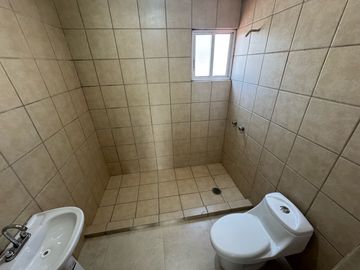 “Casa en Lerma – Residencial Los Olivos, lista para terminar de remodelar”