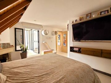 Apartamento en venta de 3 habitaciones con terraza en Bogotá, Puente Largo.