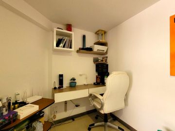 Apartamento en venta de 3 habitaciones con terraza en Bogotá, Puente Largo.