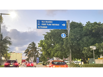 Local en Venta Zona Hotelera sobre Av, Kukulcán, Km 6.5, Cancun