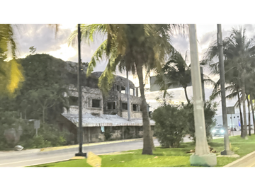 Local en Venta Zona Hotelera sobre Av, Kukulcán, Km 6.5, Cancun