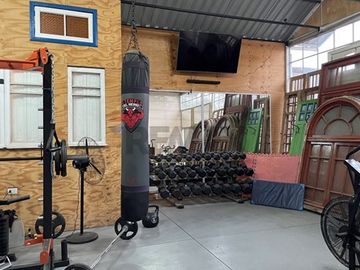 AMPLIA CASA ESTÍLO POLACO EN LA CISTERNA