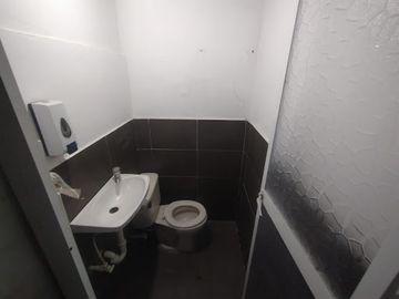 ARRIENDO de LOCALES en SABANETA