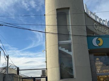 Edificio Comercial en Venta en Pilar