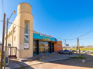 Edificio Comercial en Venta en Pilar