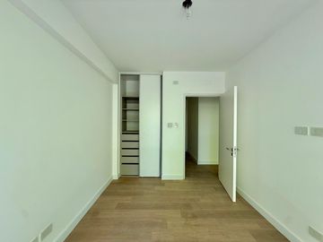 Departamento en venta 4 ambientes con dependencia y Cochera en VAIV Olazábal.