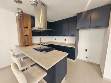 Casa con cine y alberca en pedregal | $10.4MDP