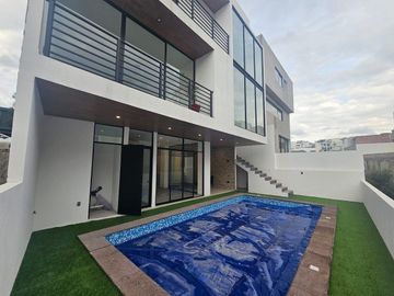 Casa con cine y alberca en pedregal | $10.4MDP