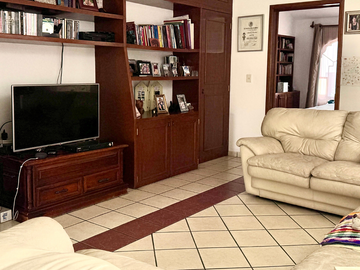 Casa en venta en Puerta de Hierro coto Asturias