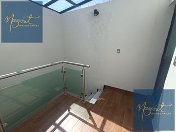 Casa en venta con tres recamaras y roof garden a un costado de la Prepa Ibero en Tlaxcala