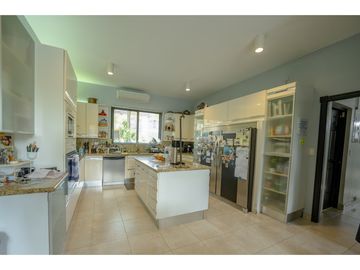 ALQUILER DE CASA EN COSTA DEL ESTE, RESIDENCIAL ANTIGUA