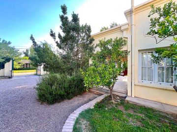 Casa de 6 dormitorios en venta en Chacras de Coria