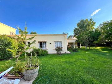 Casa de 6 dormitorios en venta en Chacras de Coria