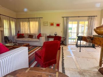 Casa de 6 dormitorios en venta en Chacras de Coria