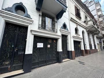 PH  AL FRENTE 6 AMB JARDIN Y COCHERA CABALLITO