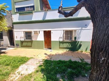 VENTA CASA 4 AMBIENTES EN VILLA DOMINICO