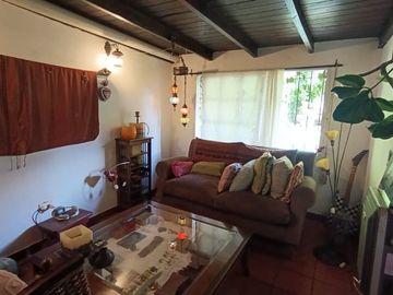 VENTA CASA 4 AMB CON PILETA Y PARQUE EN CASTELAR