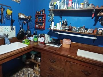 VENTA CASA 4 AMB CON PILETA Y PARQUE EN CASTELAR