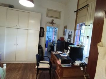 VENTA CASA 4 AMB CON PILETA Y PARQUE EN CASTELAR