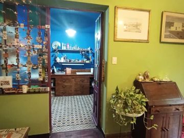 VENTA CASA 4 AMB CON PILETA Y PARQUE EN CASTELAR