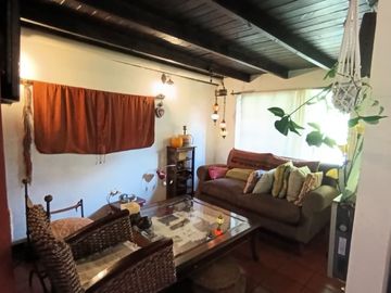 VENTA CASA 4 AMB CON PILETA Y PARQUE EN CASTELAR
