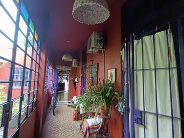 VENTA CASA 4 AMB CON PILETA Y PARQUE EN CASTELAR