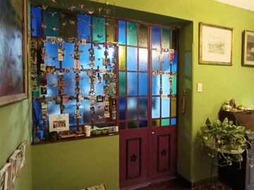 VENTA CASA 4 AMB CON PILETA Y PARQUE EN CASTELAR