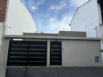 VENTA CASA HAEDO 3 AMB A ESTRENAR JARDIN APTO CRED