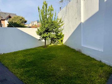 VENTA CASA HAEDO 3 AMB A ESTRENAR JARDIN APTO CRED