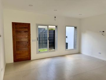 VENTA CASA HAEDO 3 AMB A ESTRENAR JARDIN APTO CRED