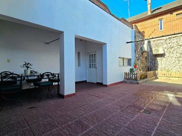 CASA 4 AMB C/ LOCAL Y FONDO DE COMERCIO + TERRAZA