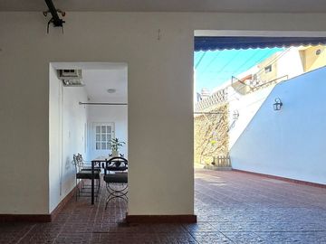 CASA 4 AMB C/ LOCAL Y FONDO DE COMERCIO + TERRAZA