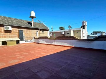 CASA 4 AMB C/ LOCAL Y FONDO DE COMERCIO + TERRAZA