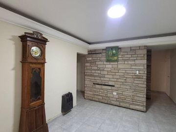 Departamento dos dormitorios planta baja con patio