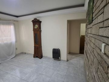 Departamento dos dormitorios planta baja con patio