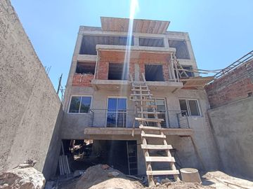 Departamento Con Ascensor y Cochera En Godoy Cruz